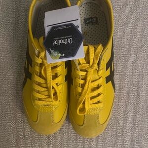 NWT Onitsuka Tiger Mexico 66 in size 39